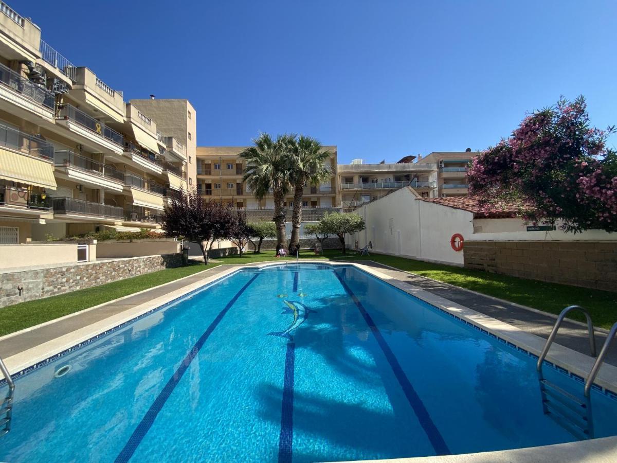 R123 Apartamento En La Planta Baja Con Piscina Cerca De La Playa Calafell Extérieur photo