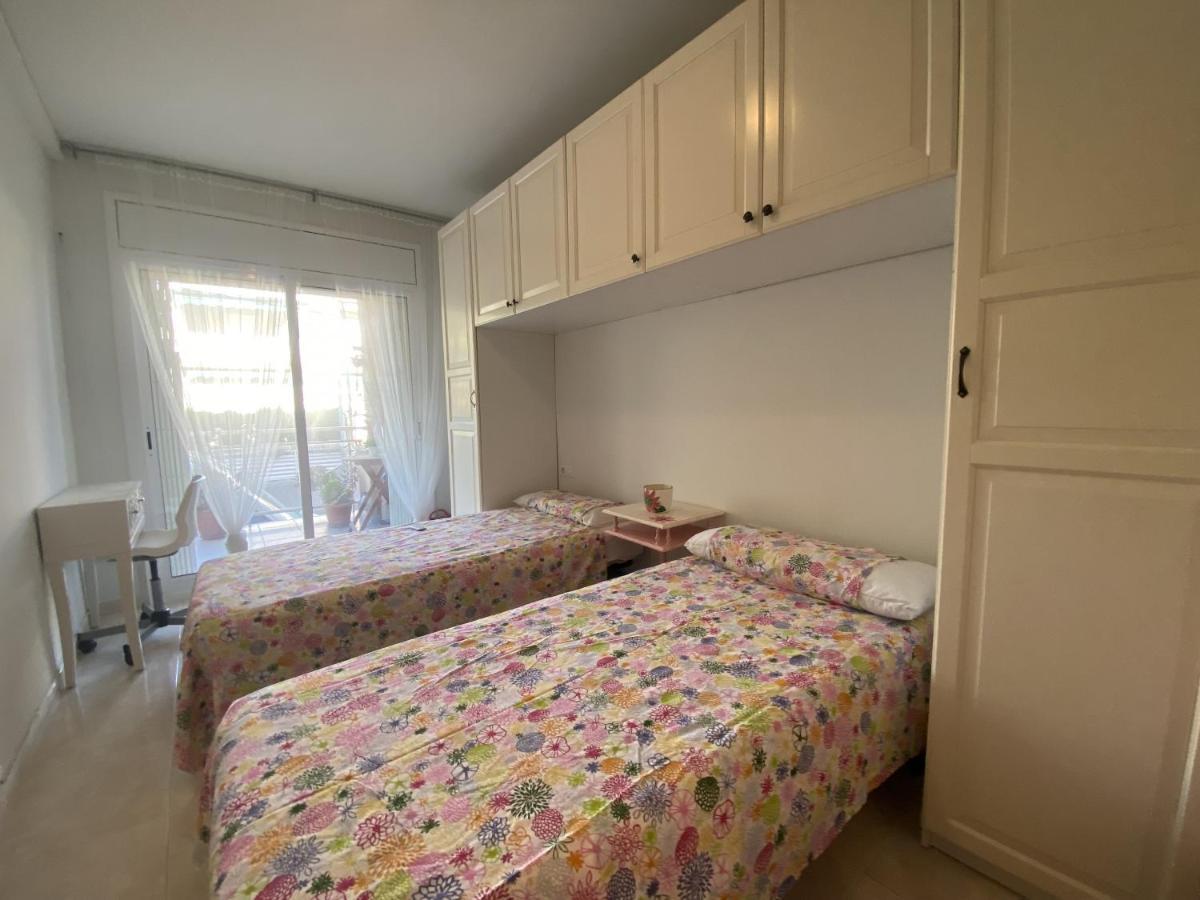 R123 Apartamento En La Planta Baja Con Piscina Cerca De La Playa Calafell Extérieur photo