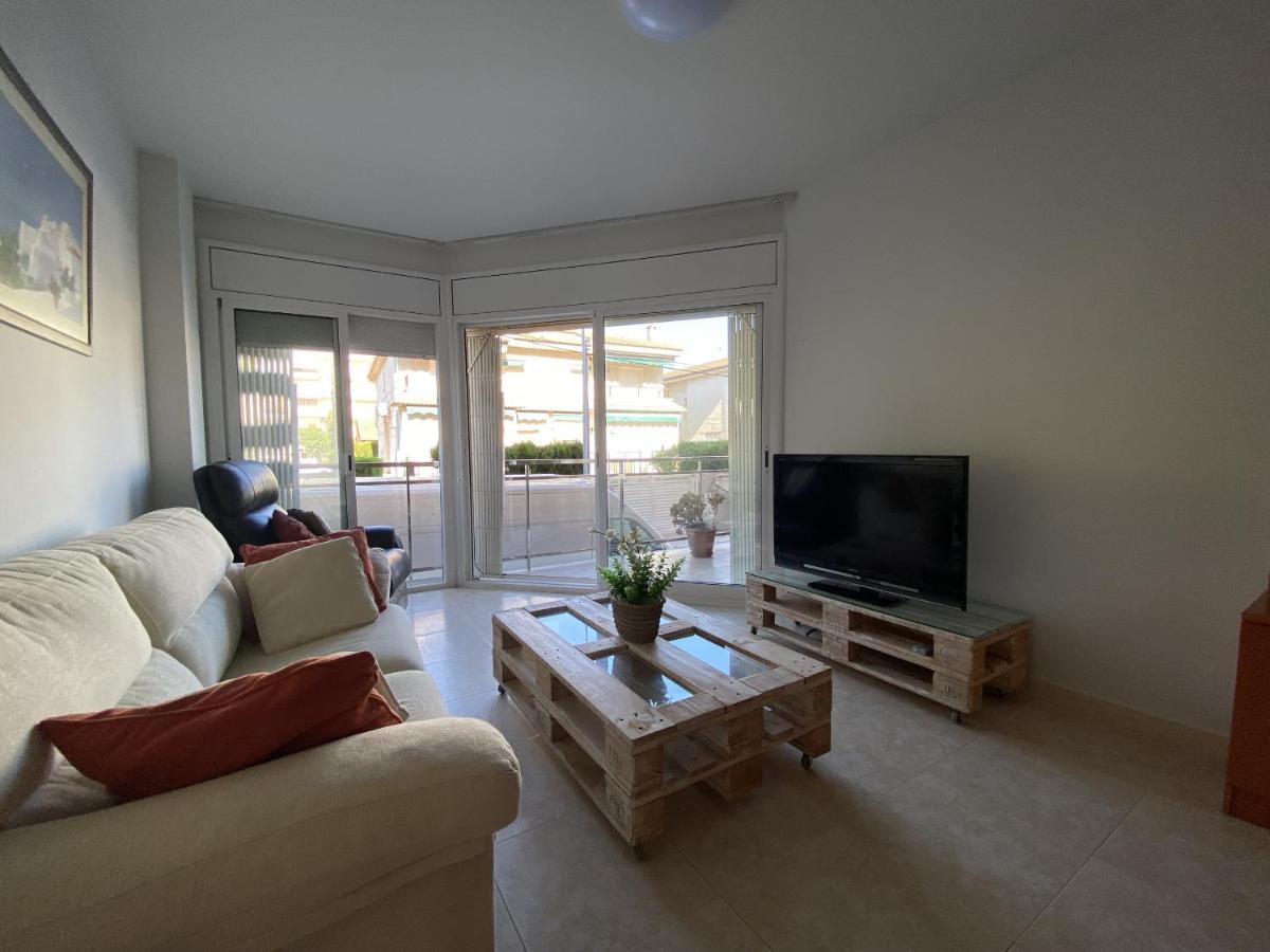 R123 Apartamento En La Planta Baja Con Piscina Cerca De La Playa Calafell Extérieur photo